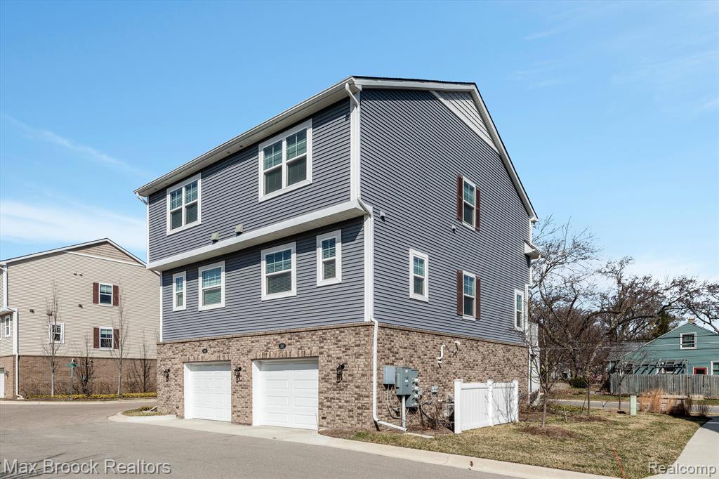 540 PARKDALE Lane, 72, Ferndale, MI 48220 — Photo 27