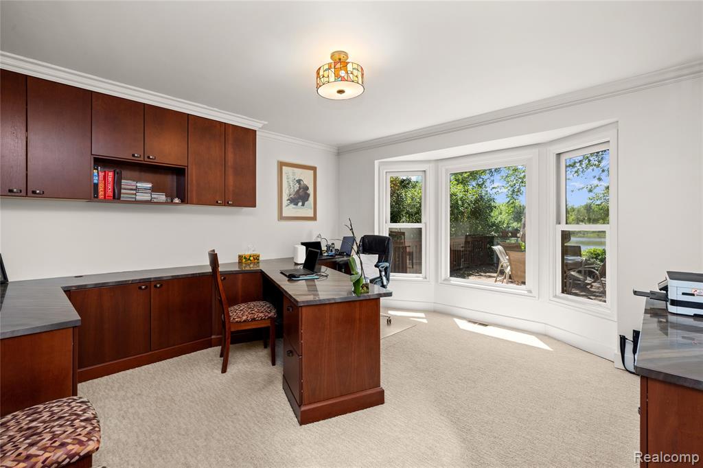 4700 S Valleyview Road, West Bloomfield, MI 48323 — Photo 14