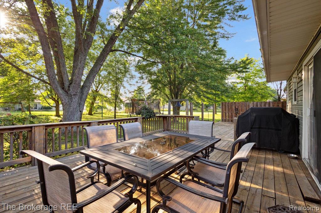 7092 FAIRGROVE Drive, Swartz Creek, MI 48473 — Photo 21