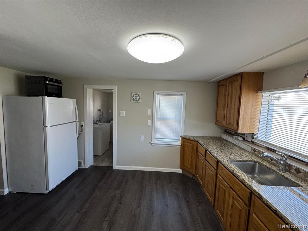 24025 CUNNINGHAM Avenue, Warren, MI 48091 — Photo 8
