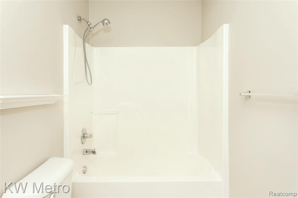 4121 Hampton Ridge Boulevard, Howell, MI 48843 — Photo 28