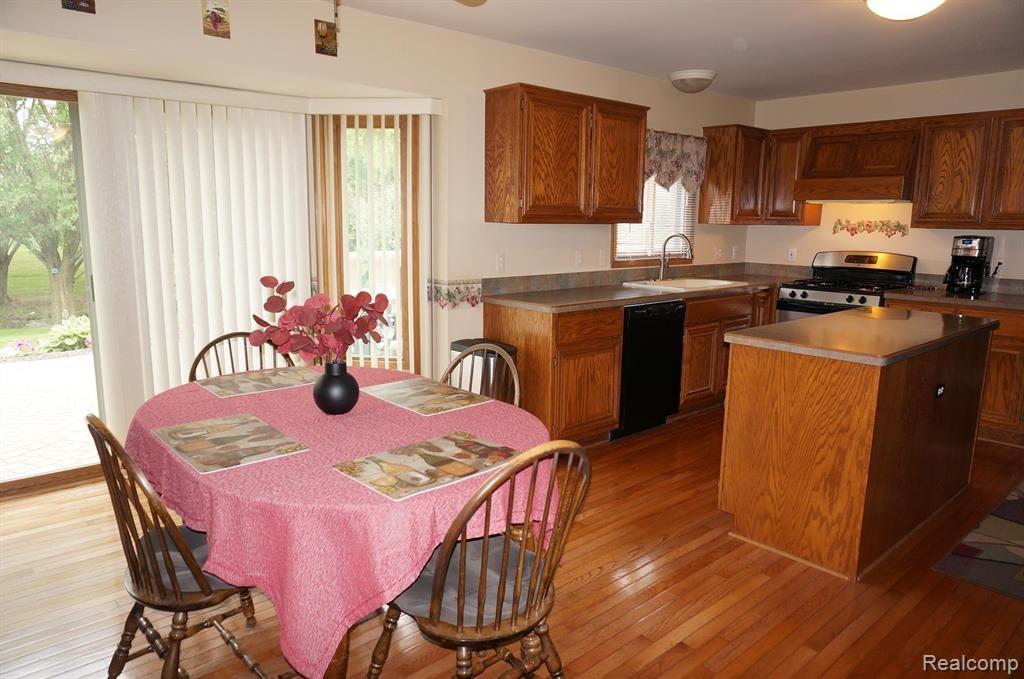 49954 Willowood Drive, Macomb, MI 48044 — Photo 6