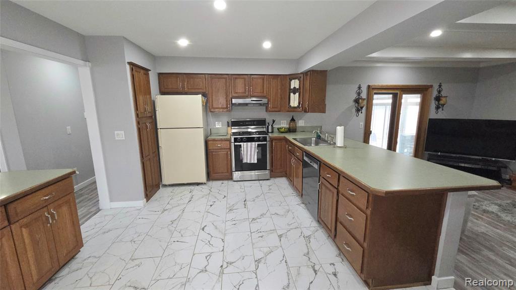41174 Bernard Drive, Sterling Heights, MI 48313 — Photo 12