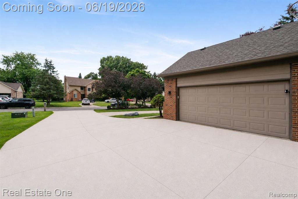 5277 Waterview Drive, West Bloomfield, MI 48323 — Photo 6