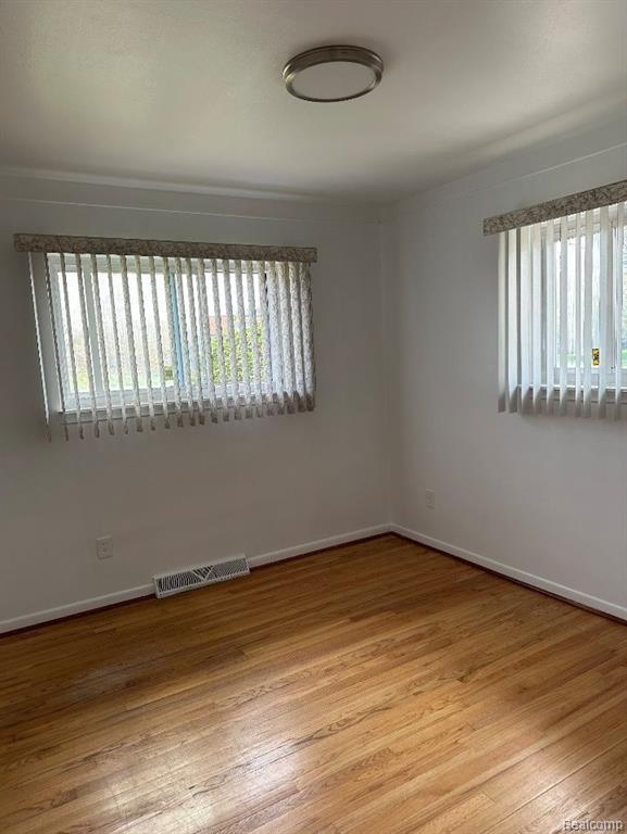 6545 N EVANGELINE Street, Dearborn Heights, MI 48127 — Photo 5