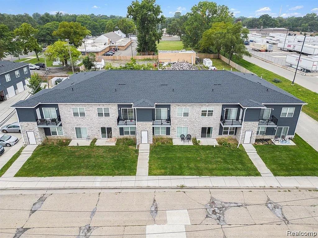 1251 E Woodward Heights Boulevard, Hazel Park, MI 48030