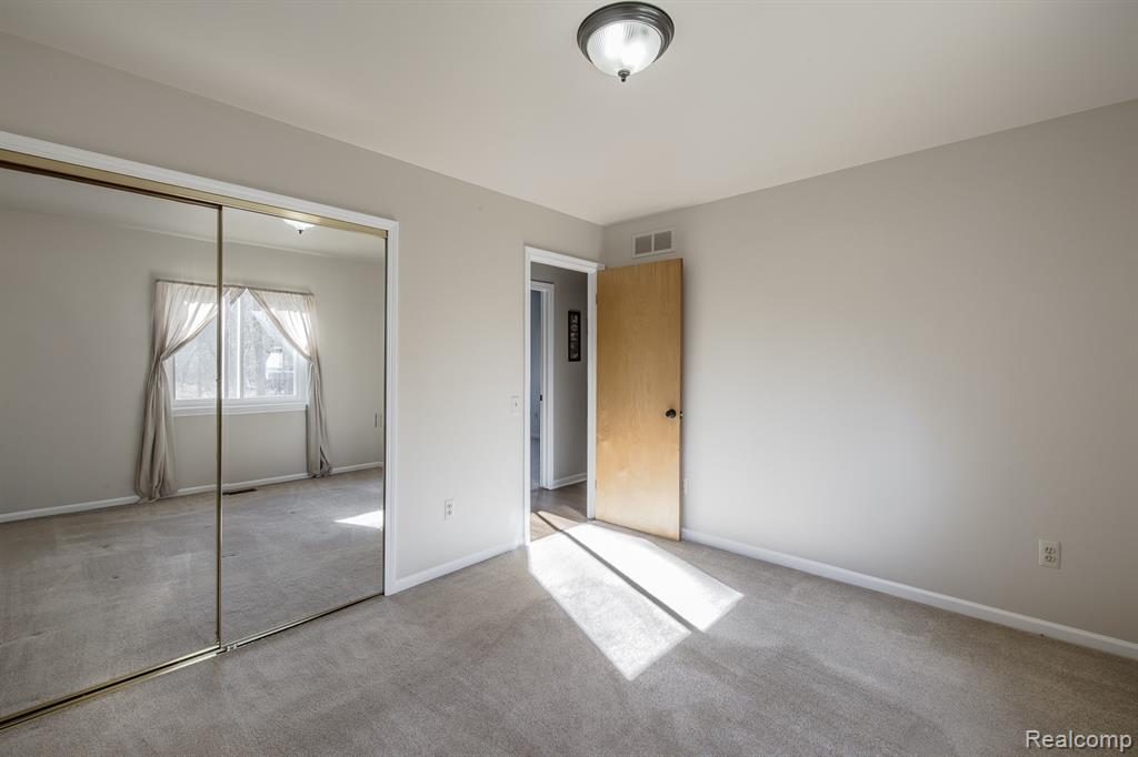 4771 Fiddle Avenue, Waterford, MI 48328 — Photo 18