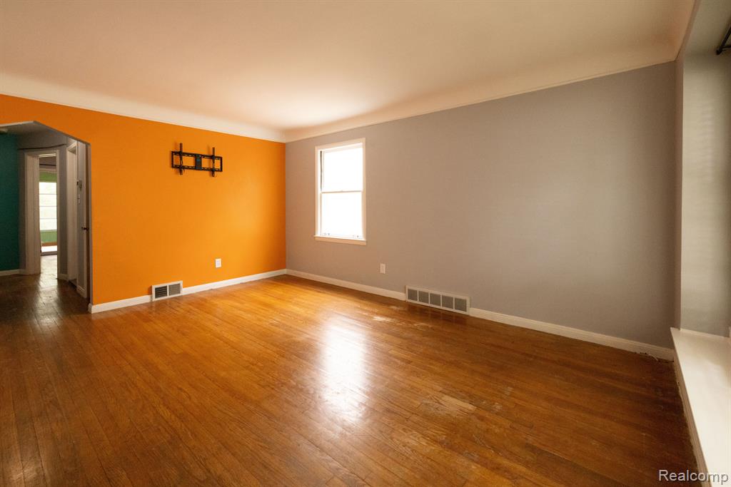 395 W CHESTERFIELD Street, Ferndale, MI 48220 — Photo 18