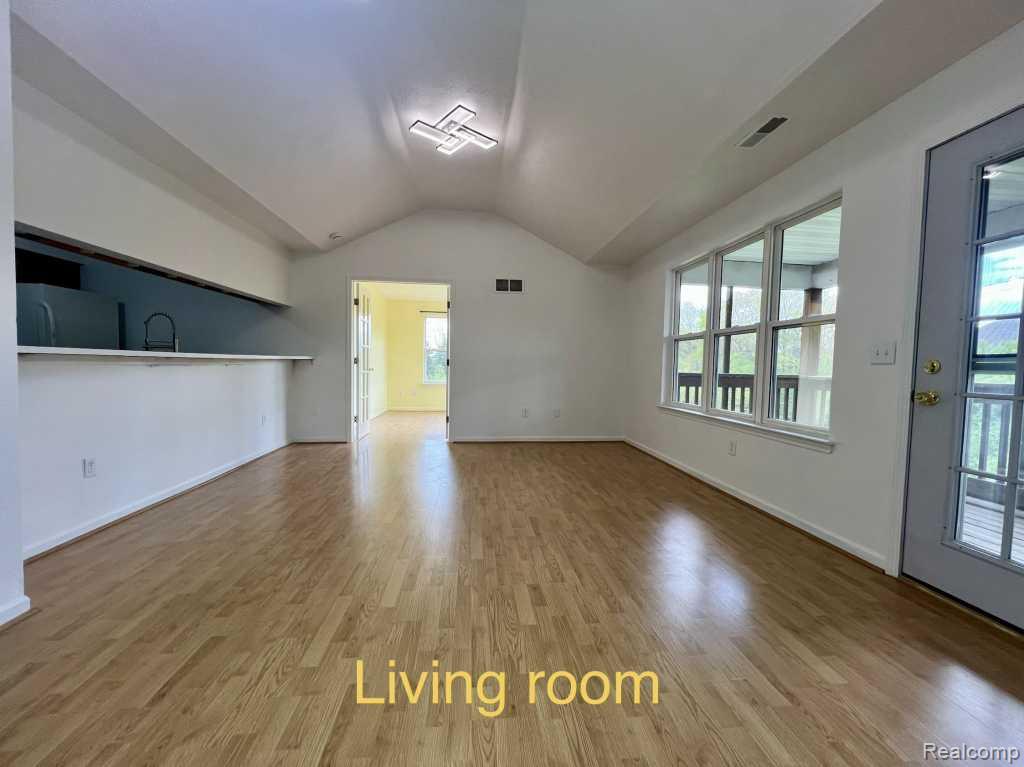 1245 Heatherwood Lane, Ann Arbor, MI 48108 — Photo 9