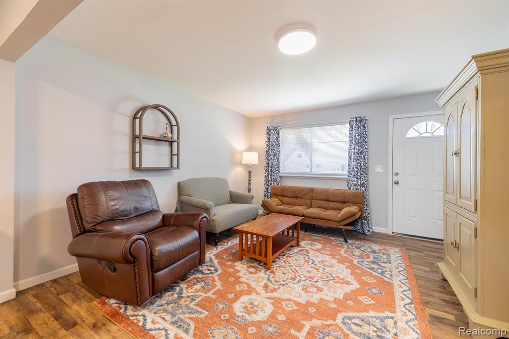 1241 RAMBLING Road, Ypsilanti, MI 48198 — Photo 2