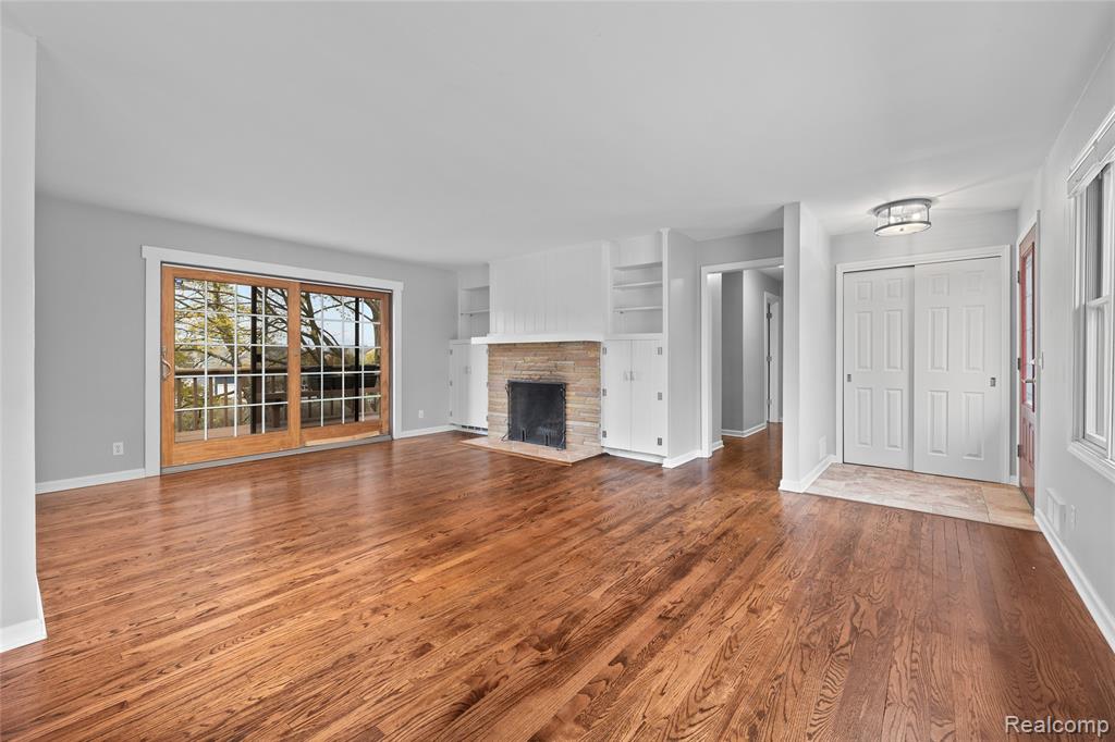 235 INDIANWOOD Road, Lake Orion, MI 48362 — Photo 7
