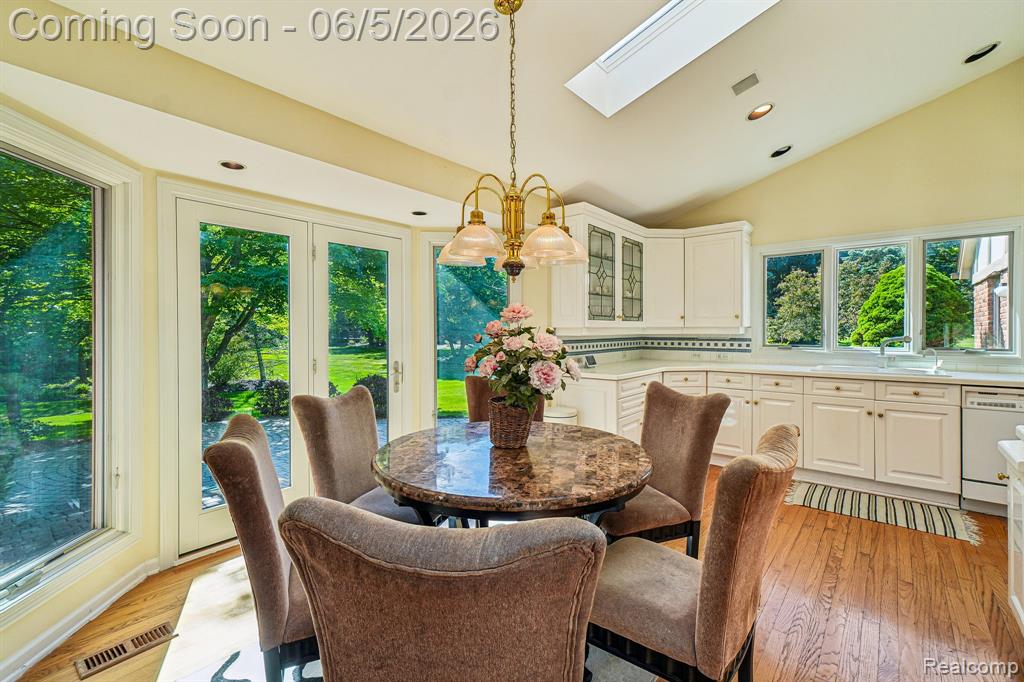4523 Rivers Edge Drive, Troy, MI 48098 — Photo 9