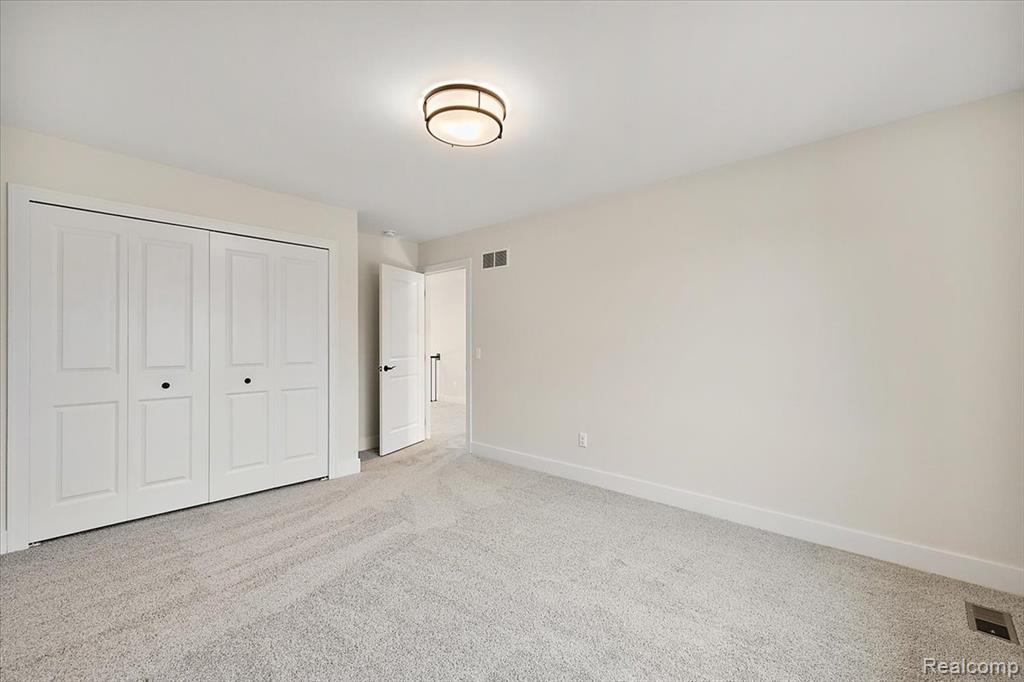 50318 Mistwood Drive, Macomb, MI 48042 — Photo 36