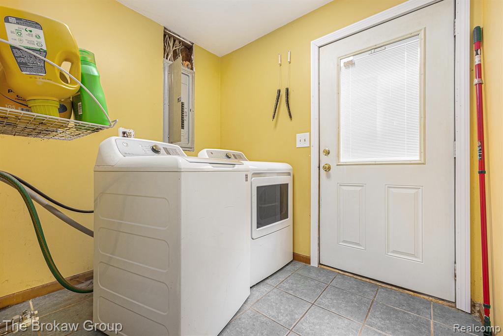 420 N Neeper Street, Capac, MI 48014 — Photo 22