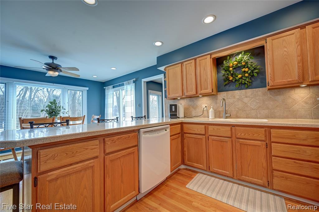 4950 Whitlow Court, Commerce Twp, MI 48382 — Photo 14