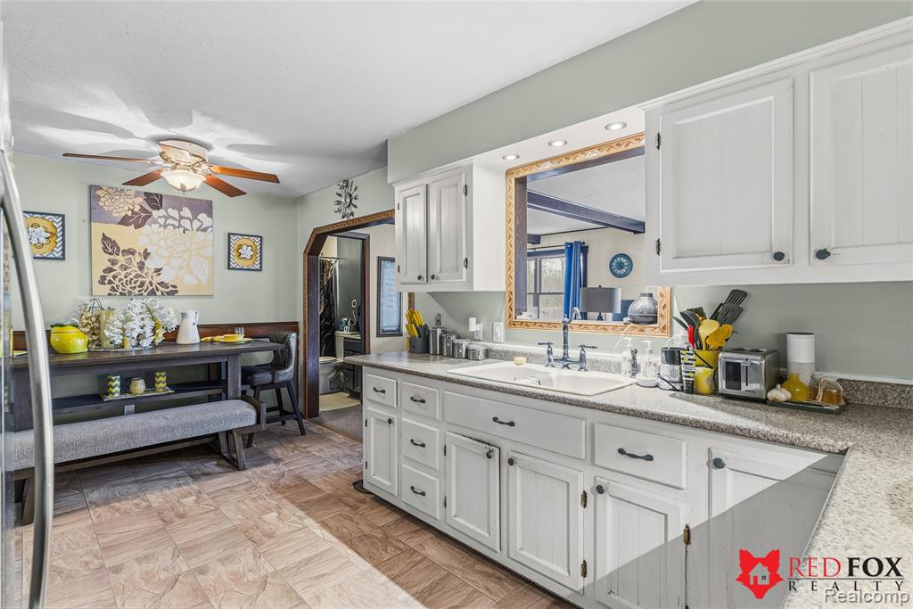 2379 Hialeah Drive, Flint, MI 48507 — Photo 12