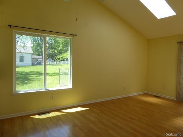 520 Springle Drive, Waterford, MI 48327 — Photo 9