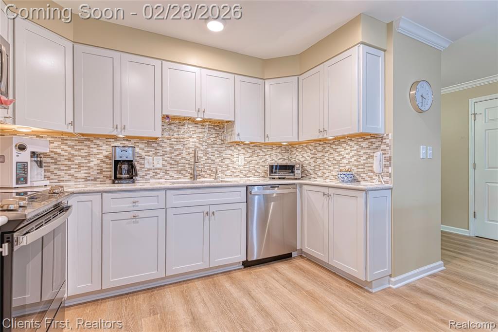 770 Deer Street, 102, Plymouth, MI 48170 — Photo 8