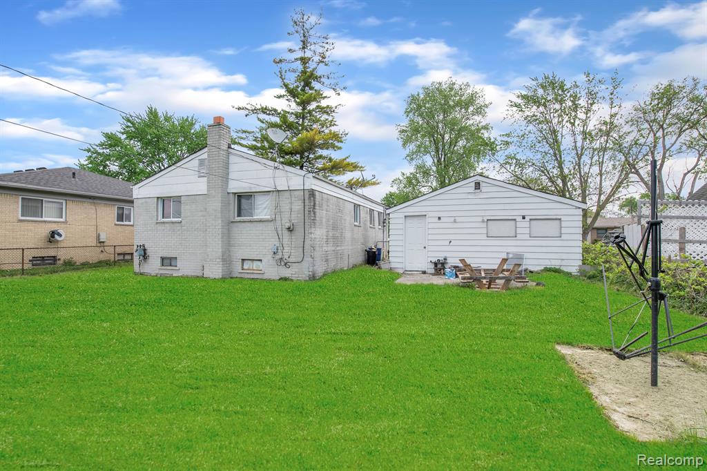 21385 MAJESTIC Avenue, Ferndale, MI 48220 — Photo 3