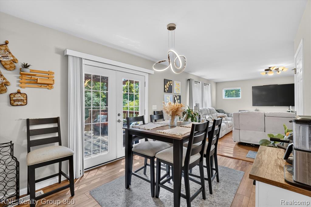 7067 Glenmeadow Court, Grand Blanc, MI 48439 — Photo 17