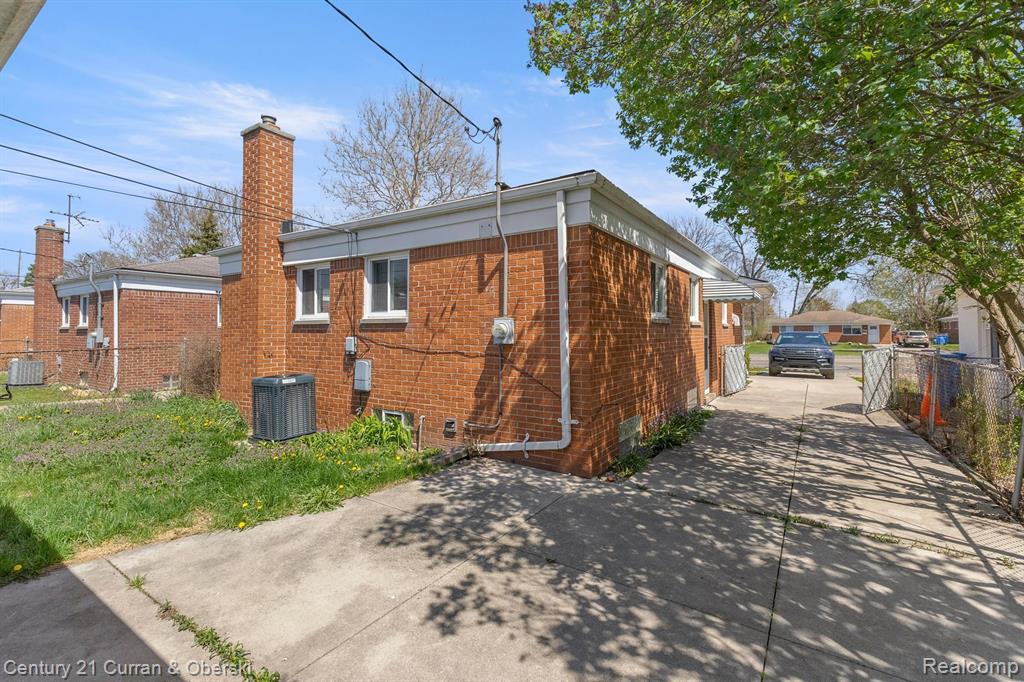 6661 N BEECH DALY Road, Dearborn Heights, MI 48127 — Photo 33