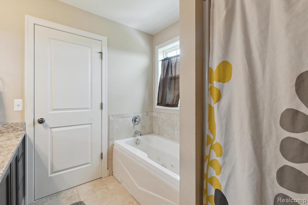 8378 MEADOW CREEK Lane, Pinckney, MI 48169 — Photo 20
