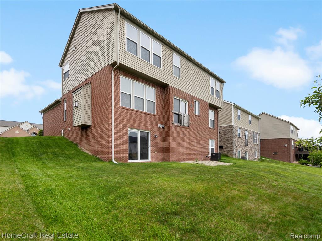 7970 HALLIE Drive, Ypsilanti, MI 48198 — Photo 2