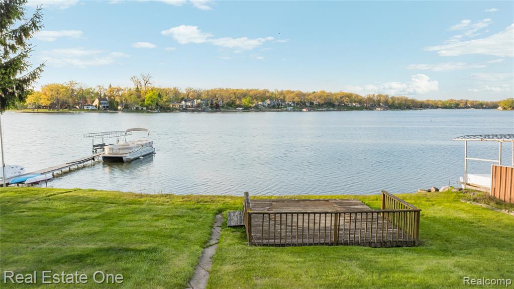 4416 S Shore Street, Waterford, MI 48328 — Photo 3
