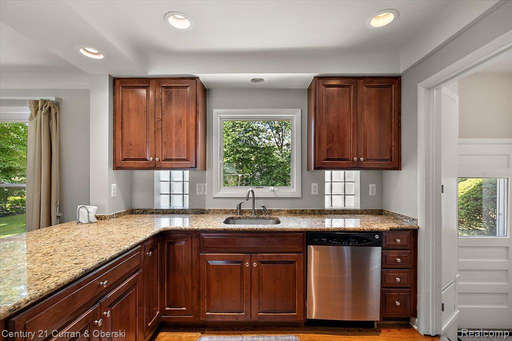 4151 Seminole Drive, Royal Oak, MI 48073 — Photo 13