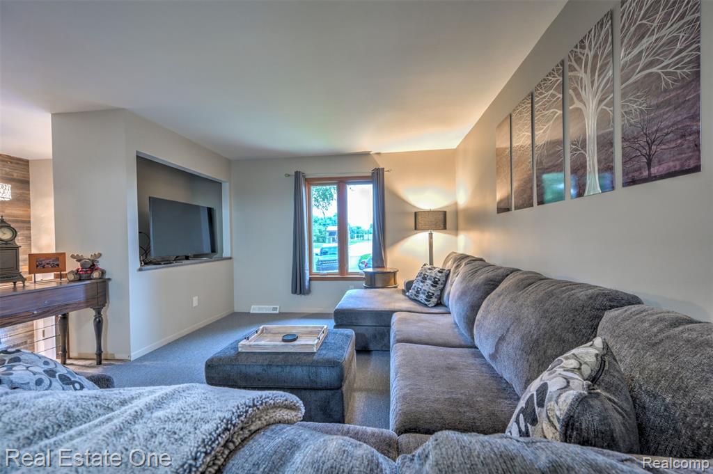 3956 S Sashabaw Road, Clarkston, MI 48348 — Photo 25