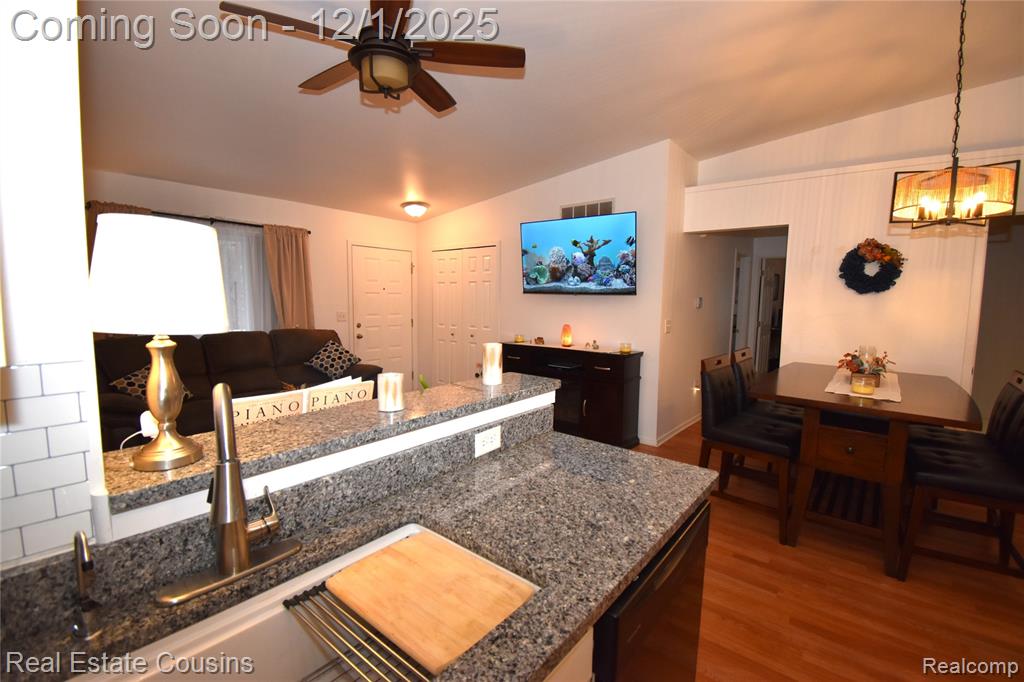 9562 Woodside Circle, Grand Blanc, MI 48439 — Photo 10
