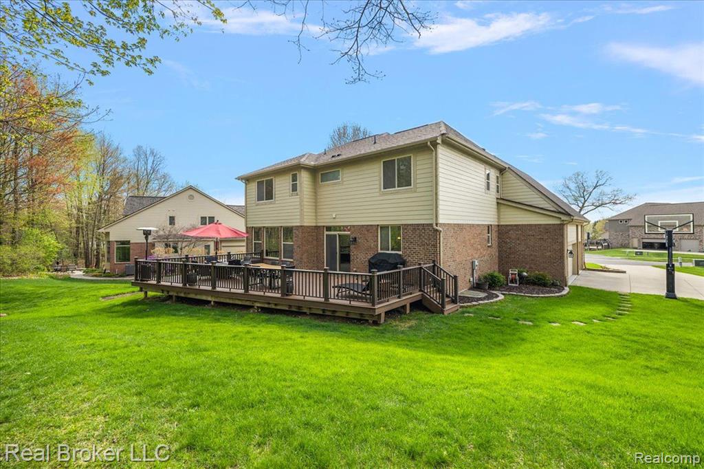 5633 GOLF POINTE Drive, Clarkston, MI 48348 — Photo 7