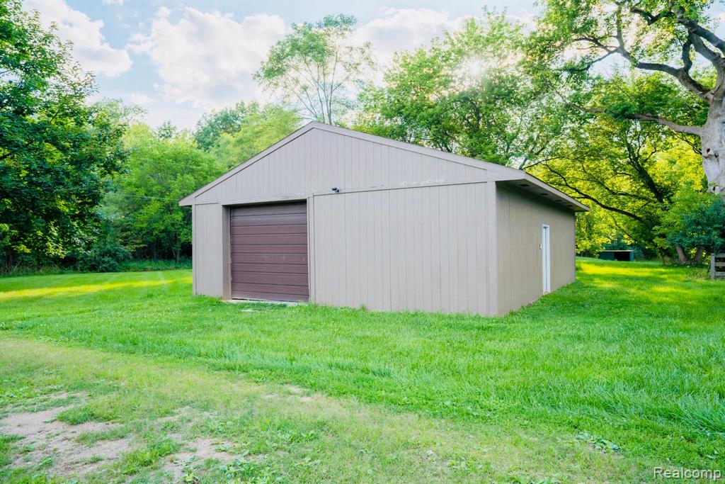 8051 Coyle Road, Whitmore Lake, MI 48189 — Photo 8