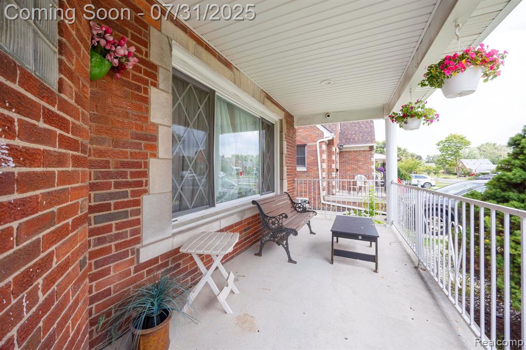 7833 W Morrow Circle, Dearborn, MI 48126 — Photo 4