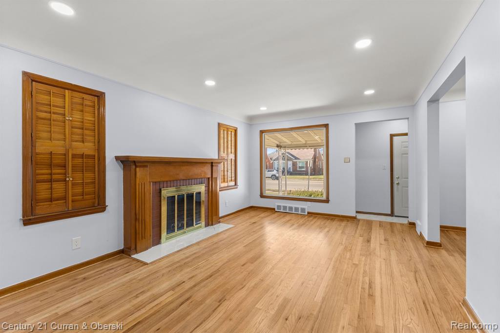 6658 MILLER Boulevard, Dearborn, MI 48126 — Photo 3