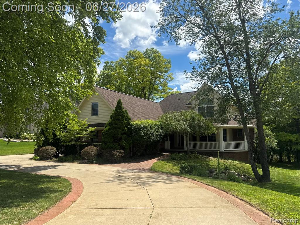 9015 Huron Bluffs Drive, White Lake, MI