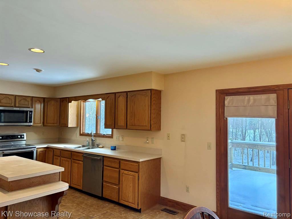 5310 Ridge Trail N, Clarkston, MI 48348 — Photo 9