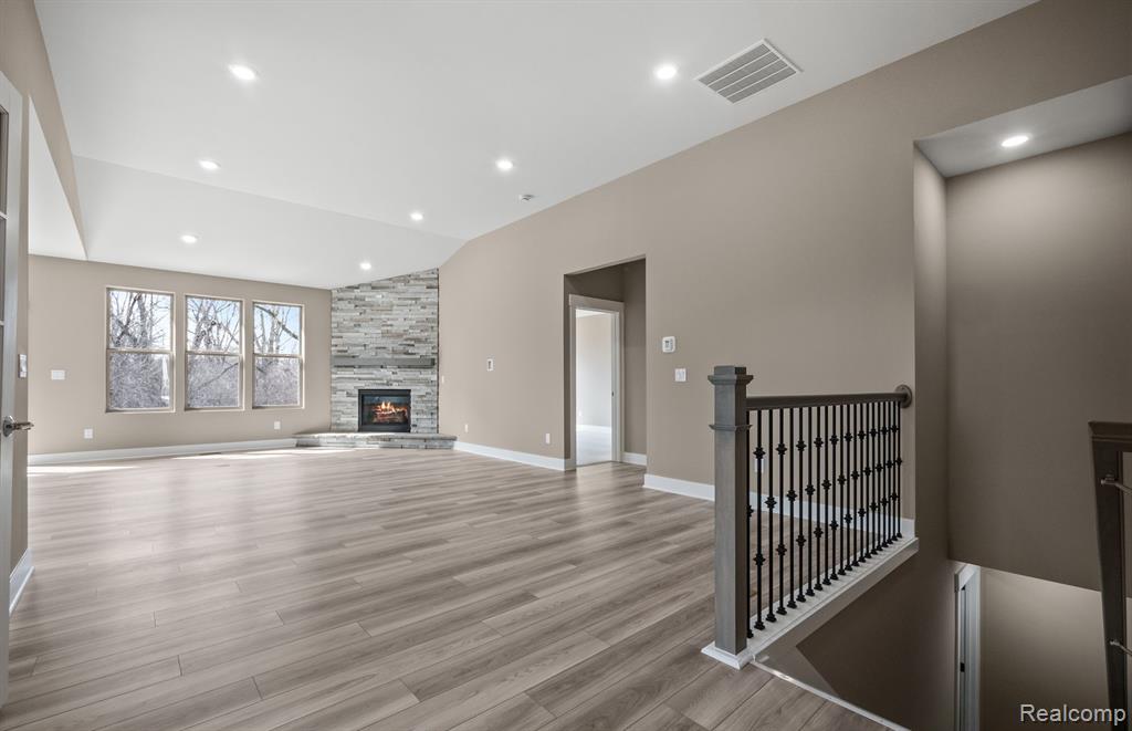 748 W SPANIEL Drive, Ann Arbor, MI 48108 — Photo 5