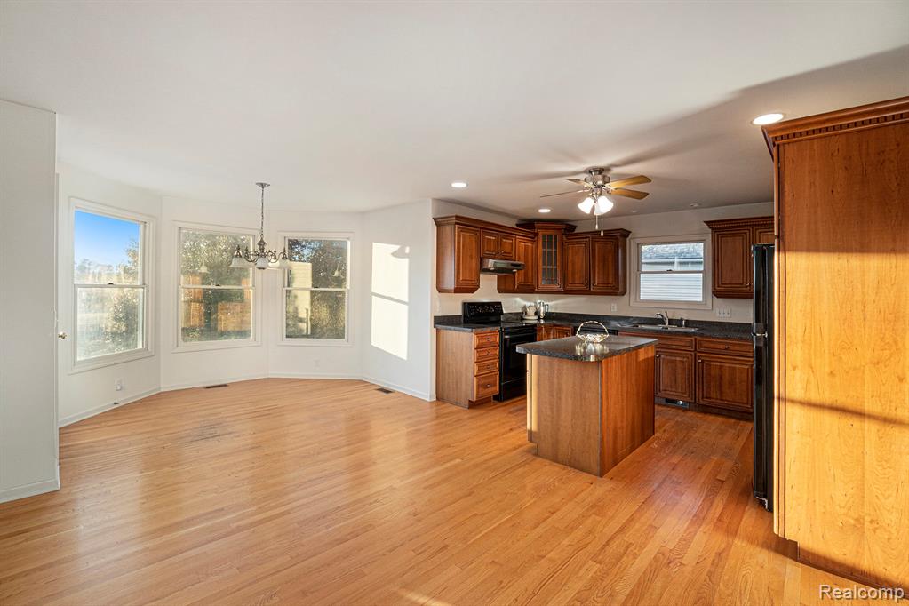 4382 Oak Tree Court, Fenton, MI 48430 — Photo 12