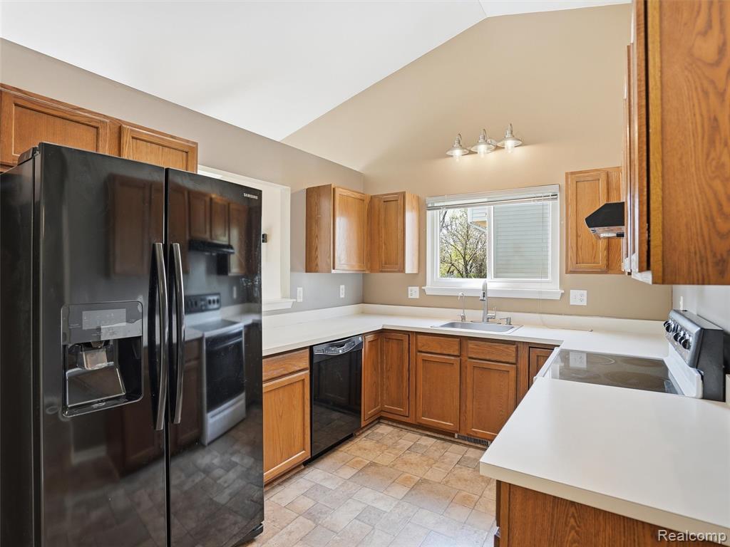 5837 Northridge Circle, Waterford, MI 48327 — Photo 14