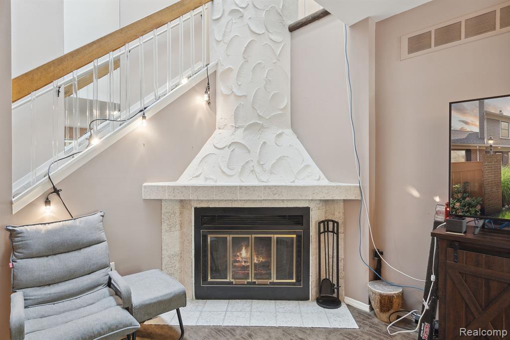 22040 EDGEWATER, Novi, MI — Photo 17
