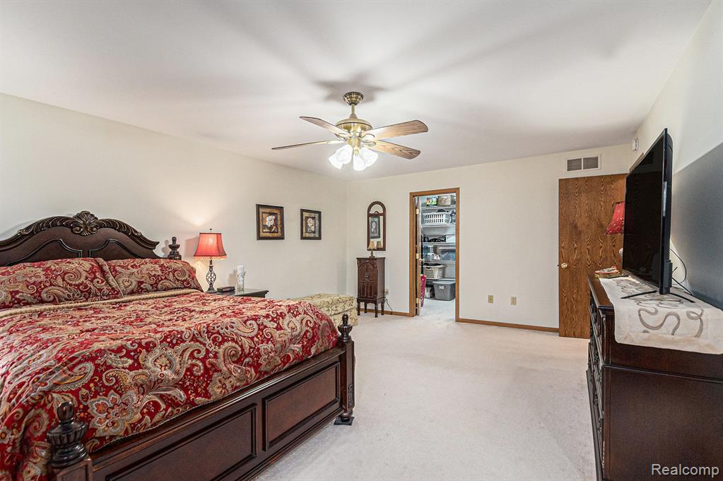 5102 FOXPOINT Circle, Midland, MI 48642 — Photo 15