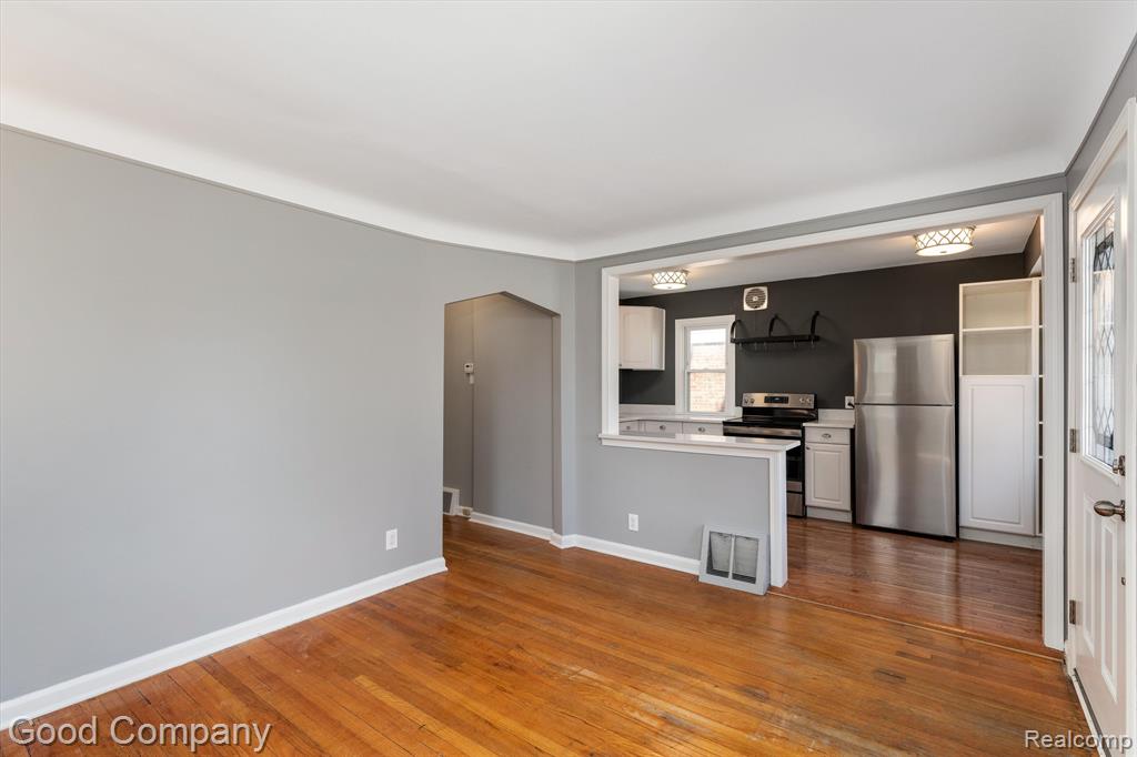 396 UNIVERSITY Street, Ferndale, MI 48220 — Photo 9