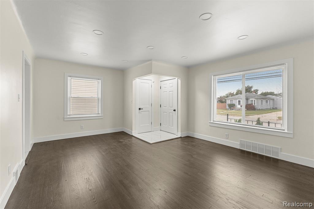 836 Garden Street, Garden City, MI — Photo 39