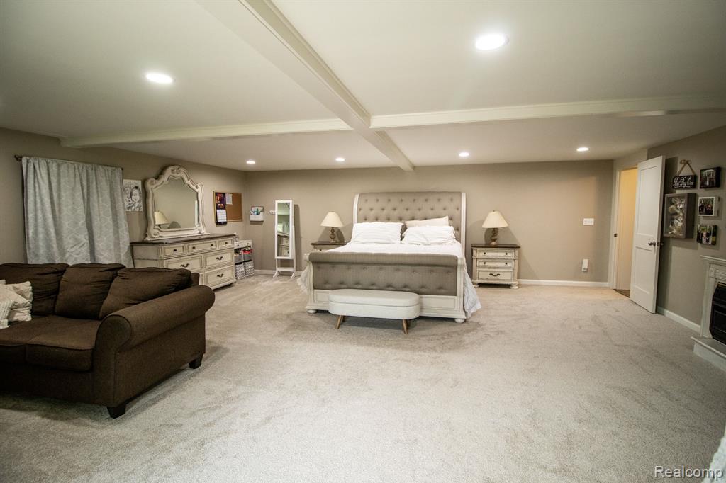 4585 Burt Road, Birch Run, MI 48415 — Photo 27