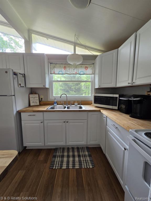 6961 PINEVIEW Drive, Mancelona, MI 49659 — Photo 7