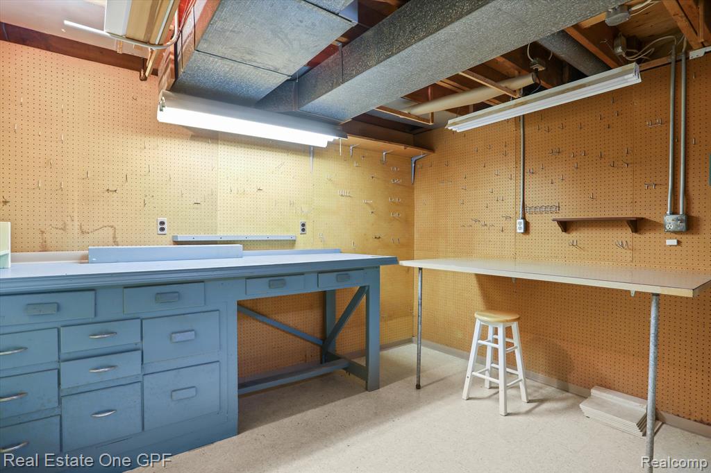 724 S ROSEDALE, Grosse Pointe Woods, MI 48236 — Photo 28