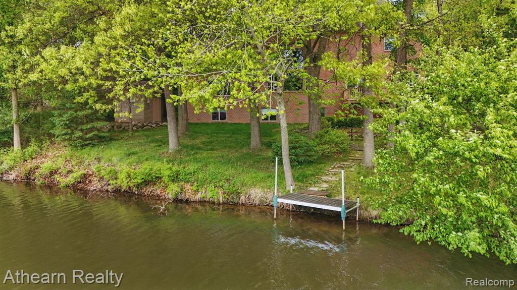 8373 Riverwalk Drive, Fenton, MI 48430 — Photo 14