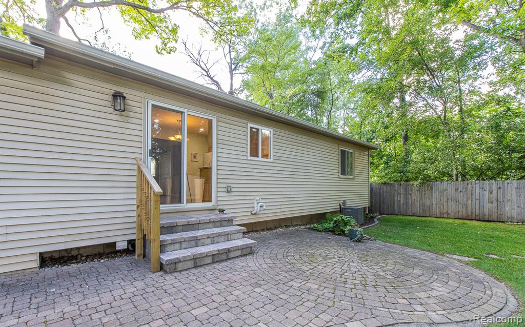 1665 Rosedale Street, West Bloomfield, MI 48324 — Photo 30