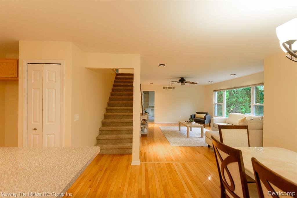 9084 W WALDEN Drive, Van Buren, MI 48111 — Photo 8